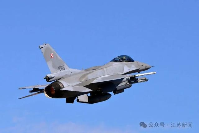 开云体育-美国驻秘鲁大使：秘鲁采购的F-16战机2029年交付；秘鲁总统称推迟购买，两名部长因此辞职，秘鲁及美国官员：推迟购买危及秘鲁国家安全